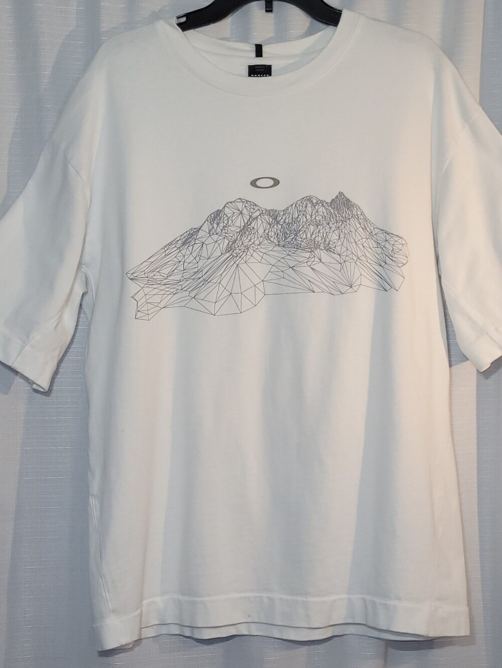 Oakley Boxy Fit White Men’s Short-Sleeve Tee with Geometric Mountain Graphic